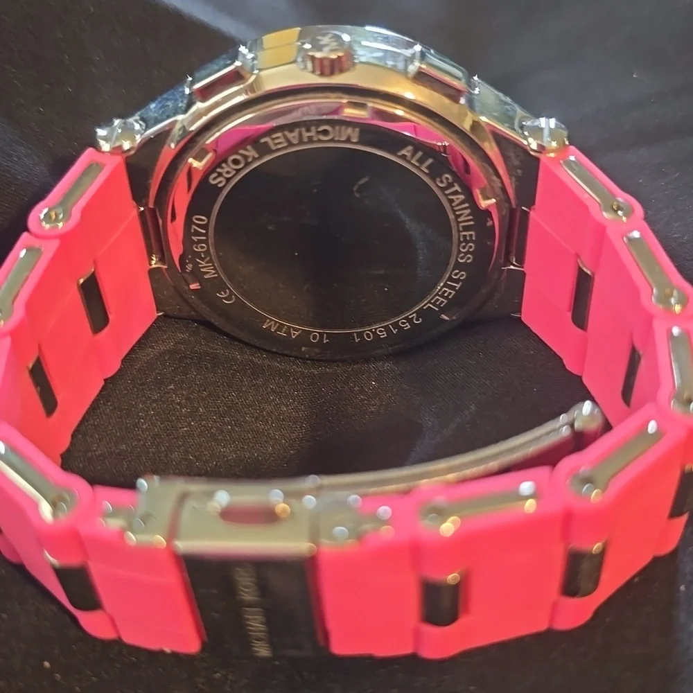 Michael Kors eye catching